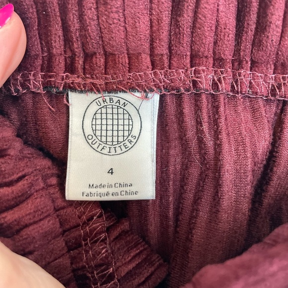 UO Women’s Cassidy Burgundy Ribbed Velvet Kick Flare Pants - Size 4 - Picture 2 of 9